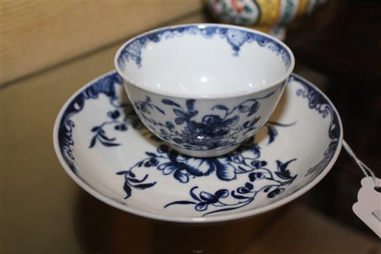 18C Worcester Mansfield pattern tea bowl and saucer